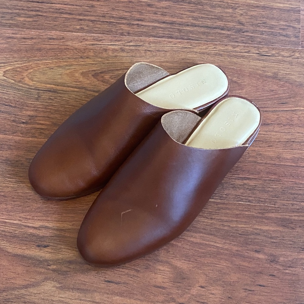 Nisolo Chestnut Leather Slip-On Mules